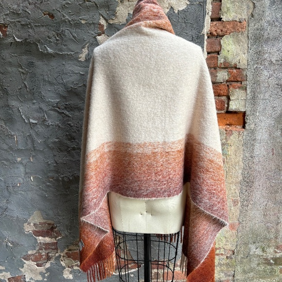 Eleventy Platinum Special Collection Wrap - Picture 6 of 6